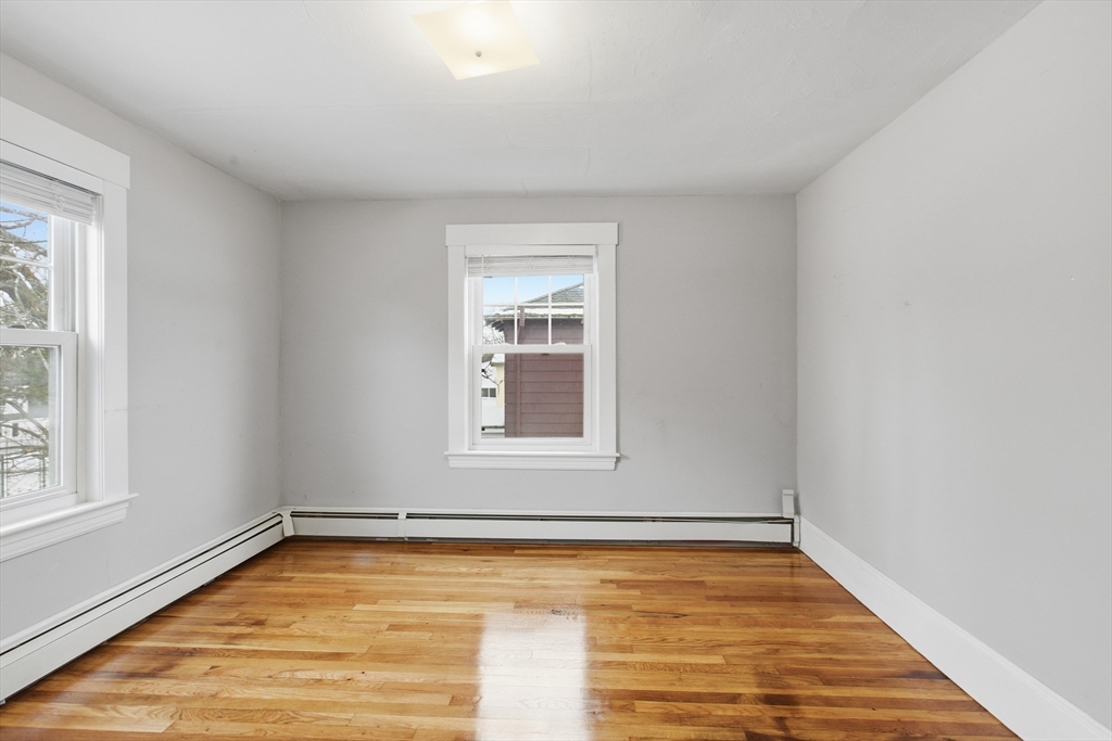 21 Gates Ave, Hudson