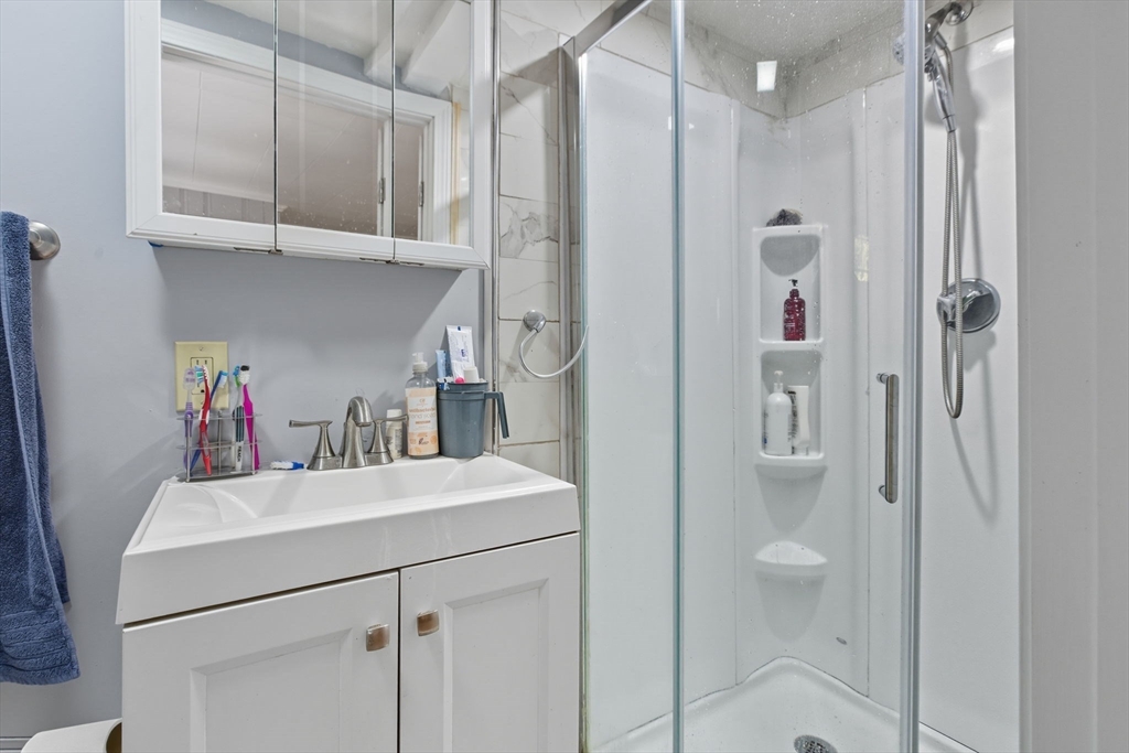 21 Gates Ave, Hudson