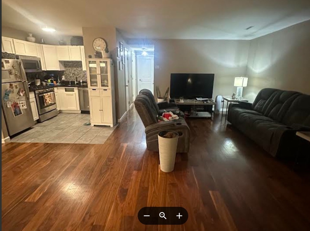 685 Oak St # 8 Unit: 4-8