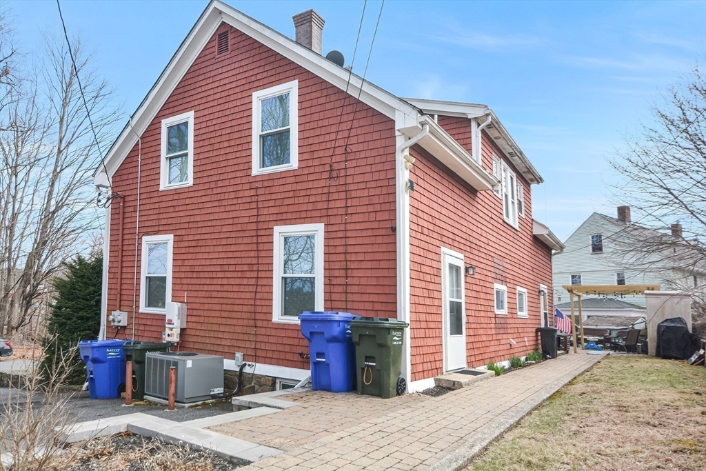 21 Cemetery St # 21