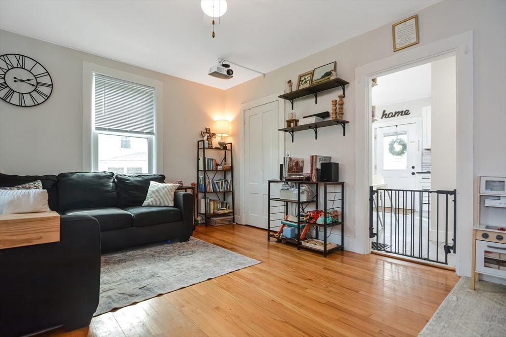 21 Cemetery St # 21