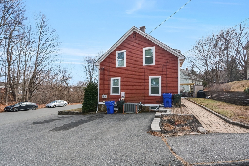 21 Cemetery St # 21