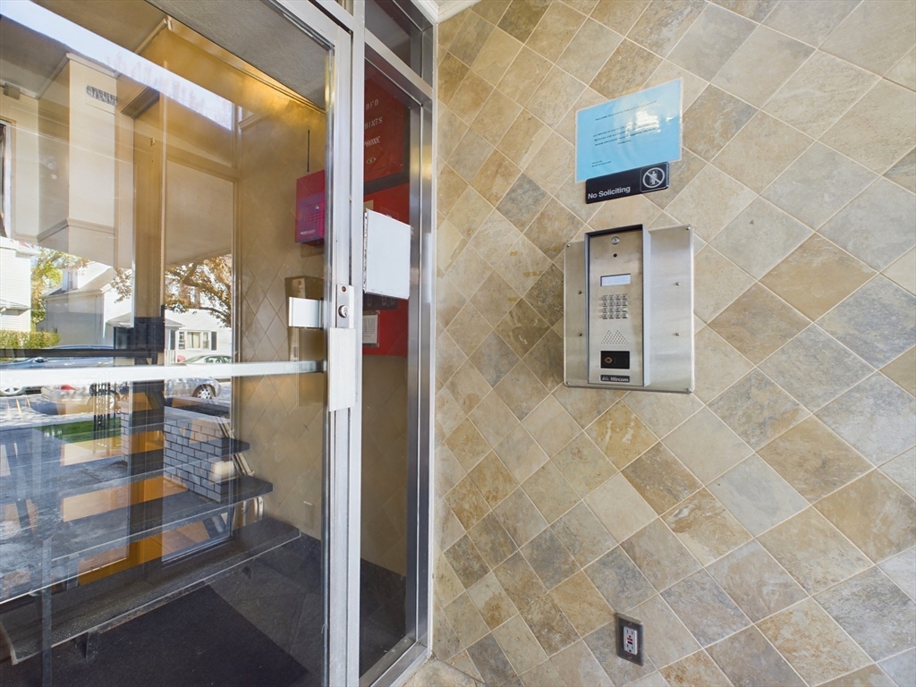 18 Glencoe Street # 42