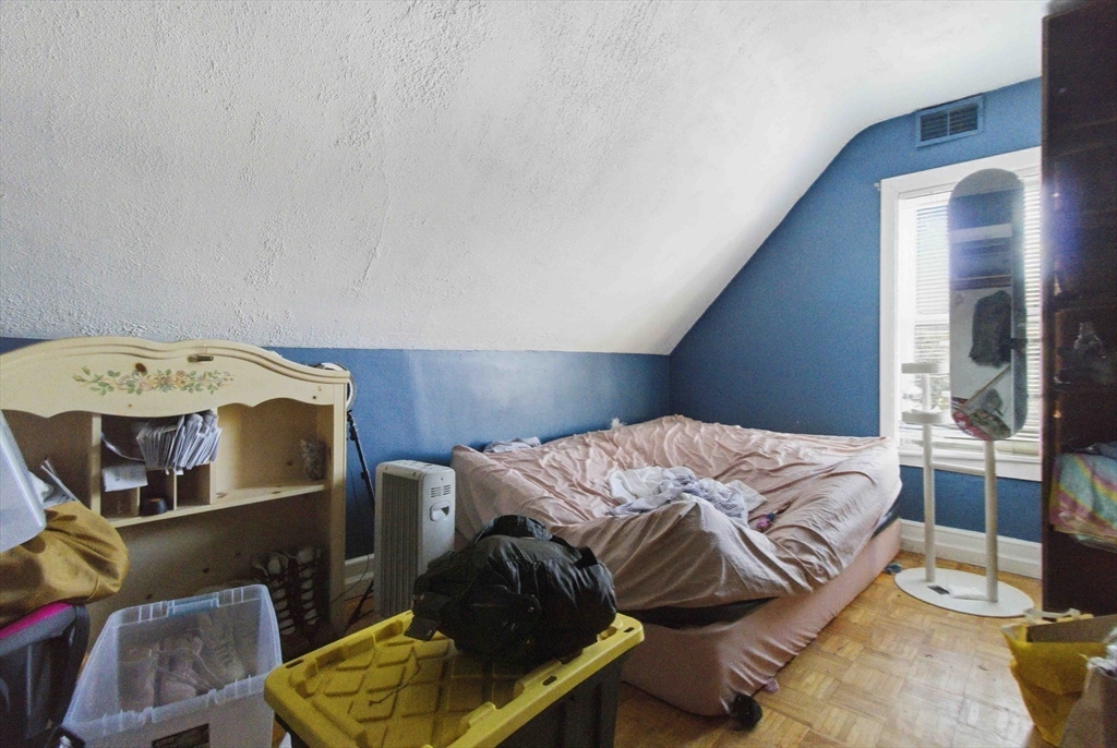 3886-3888 Washington