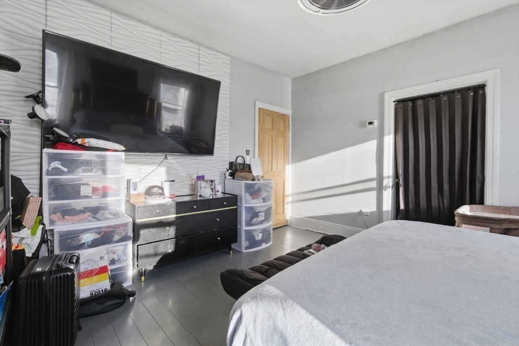 3886-3888 Washington