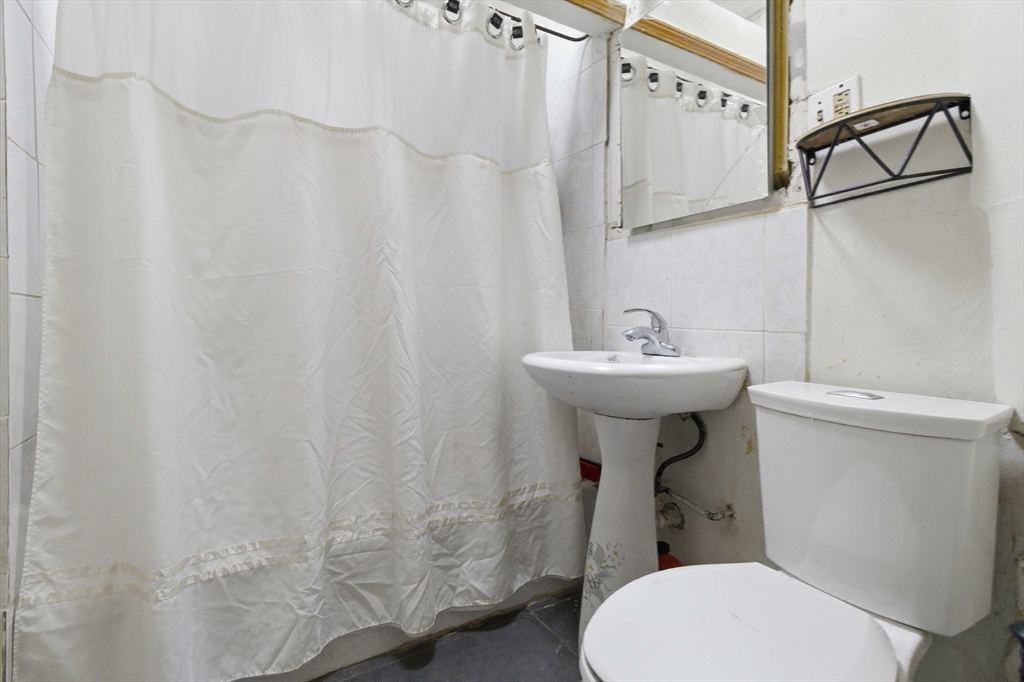 3886-3888 Washington