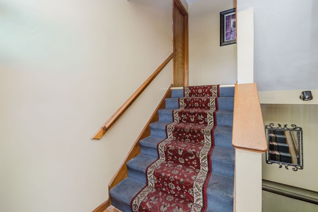 195 Crescent St. # 3