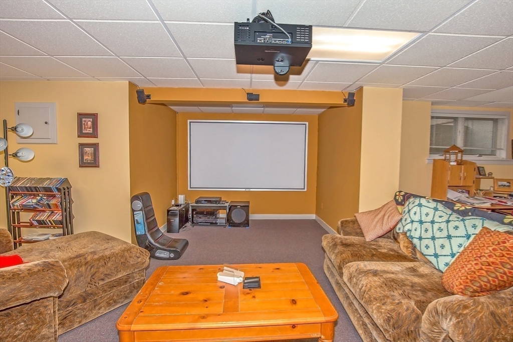 70 Tennyson Dr
