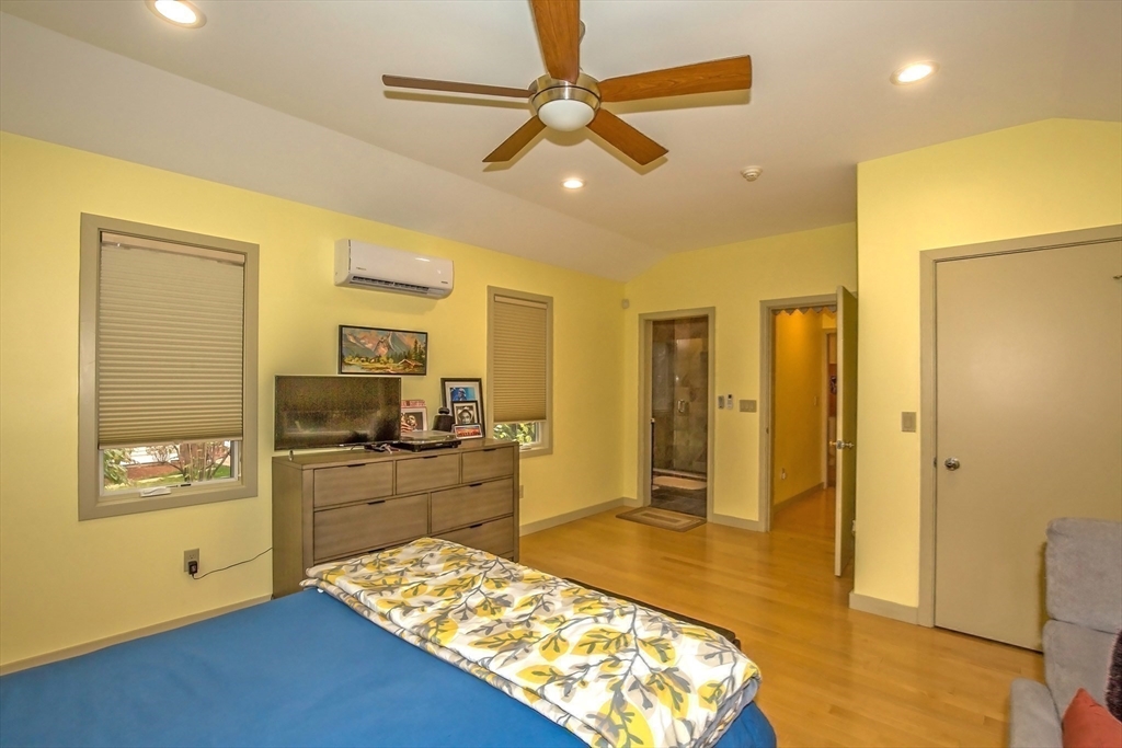 70 Tennyson Dr