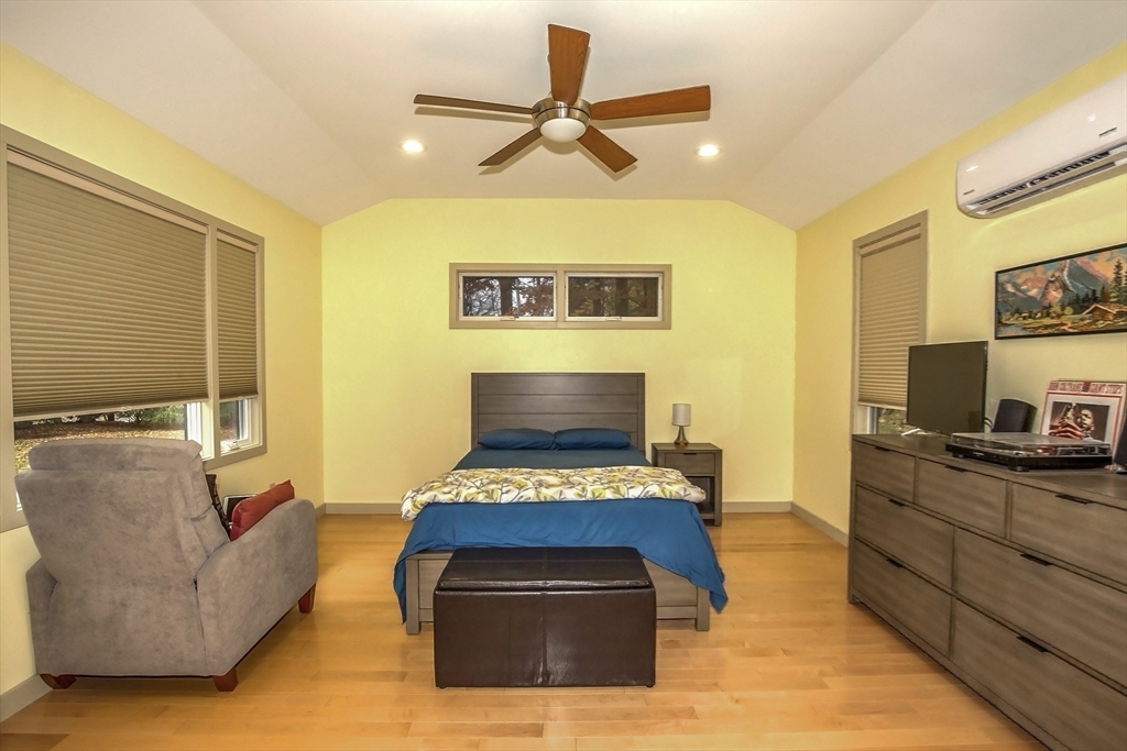 70 Tennyson Dr