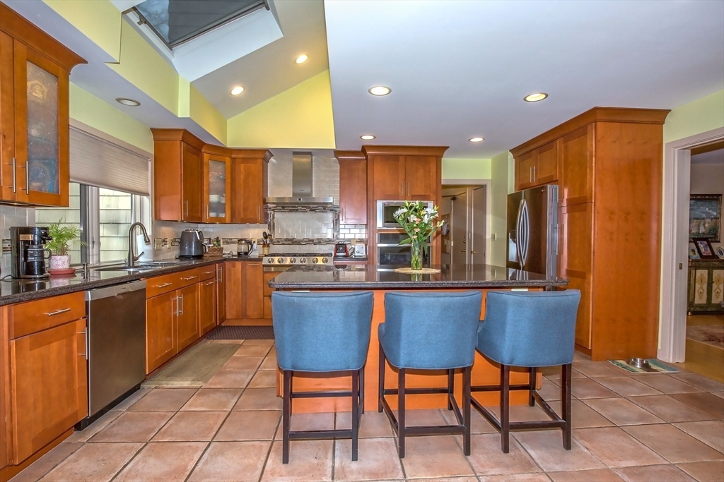 70 Tennyson Dr