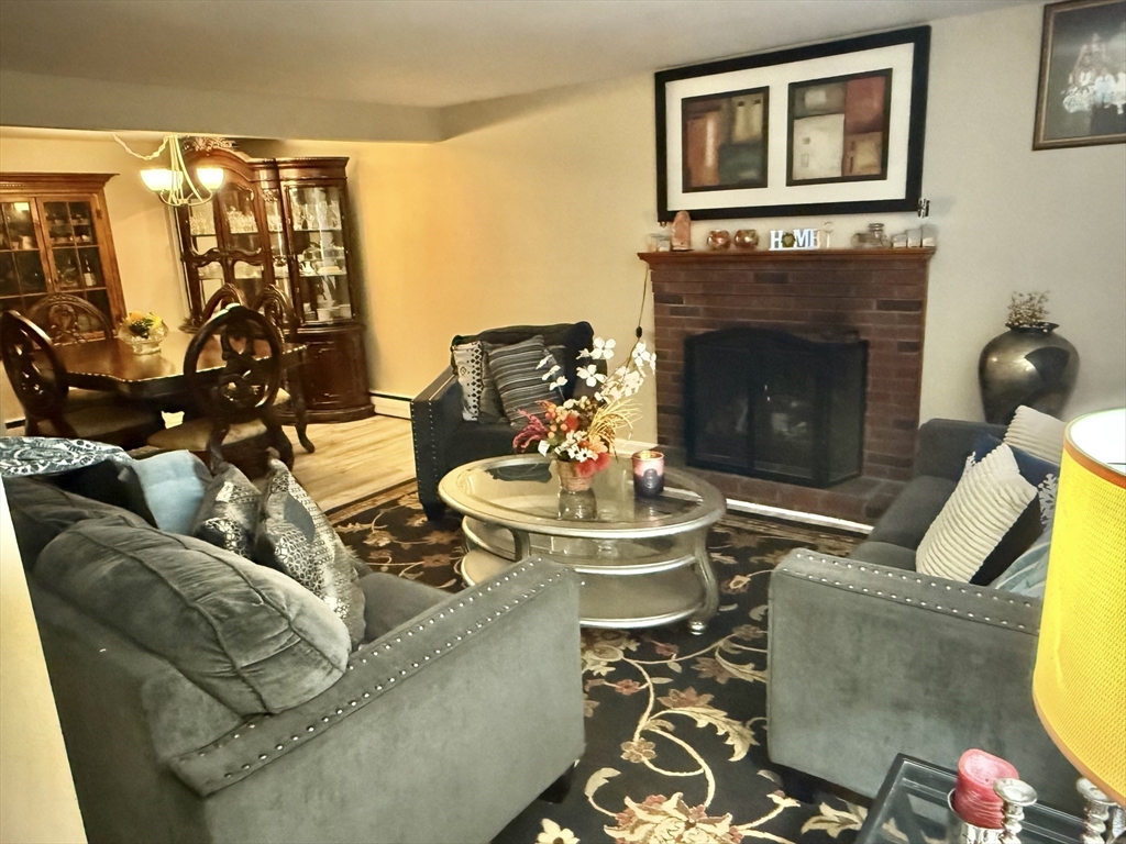 21 Simmons Ave