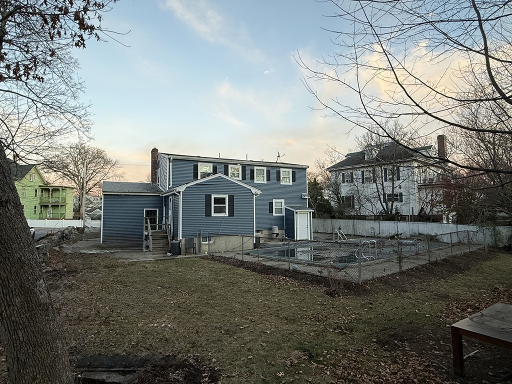 21 Simmons Ave