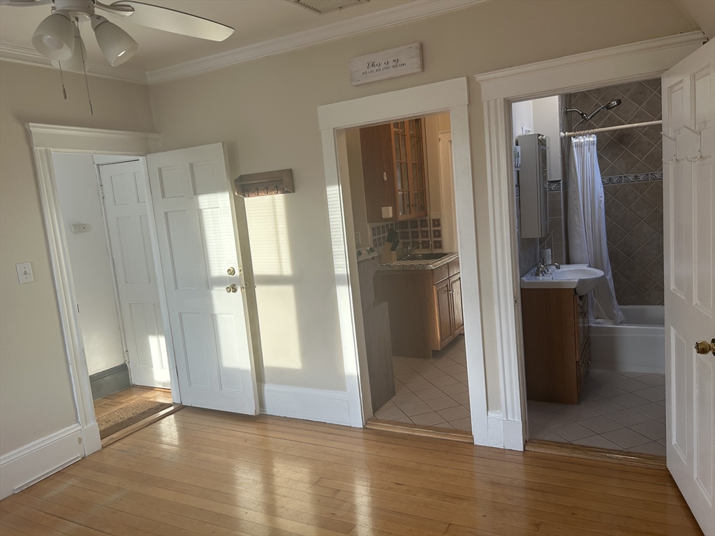 160 Washington St # 4