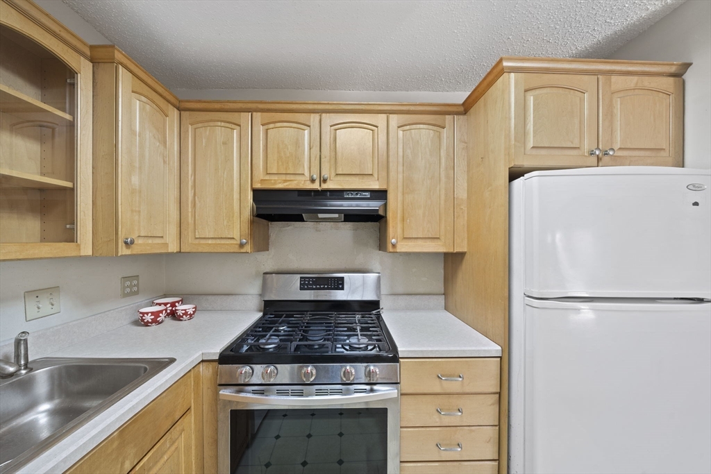 685 Oak St # 9 Unit: 12-9