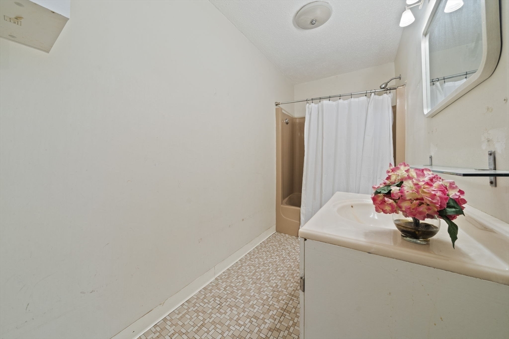 685 Oak St # 9 Unit: 12-9