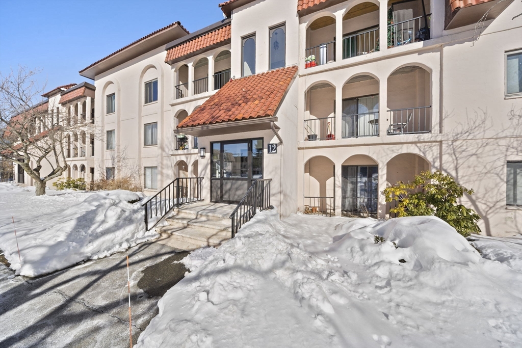 685 Oak St # 9 Unit: 12-9