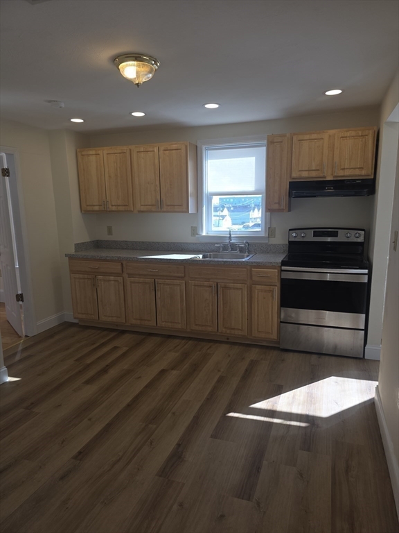 23-25 East Chestnut