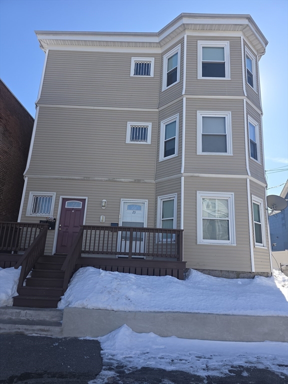 23-25 East Chestnut