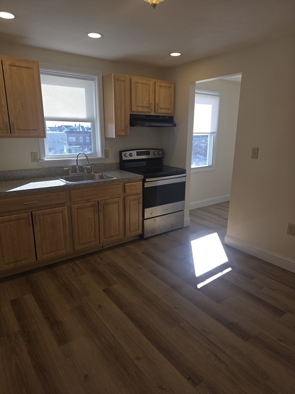 23-25 East Chestnut