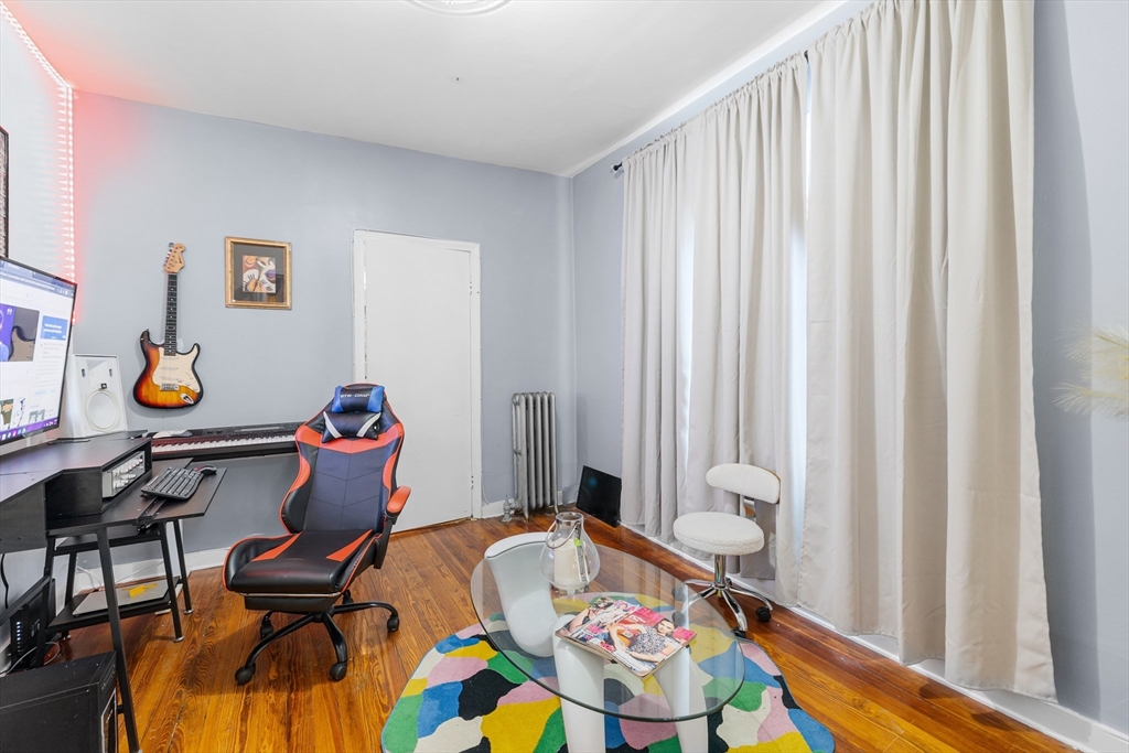 8 Elder St