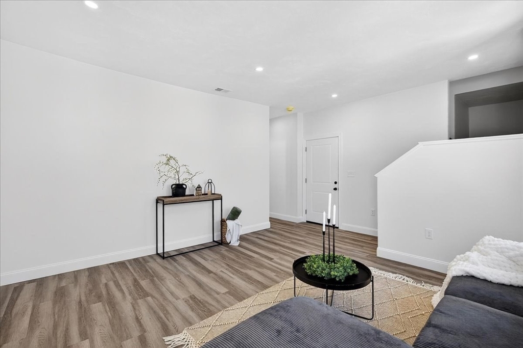 34 Winthrop St