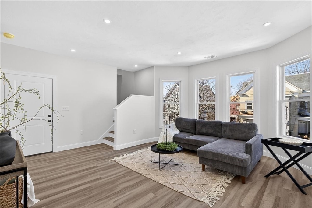 34 Winthrop St