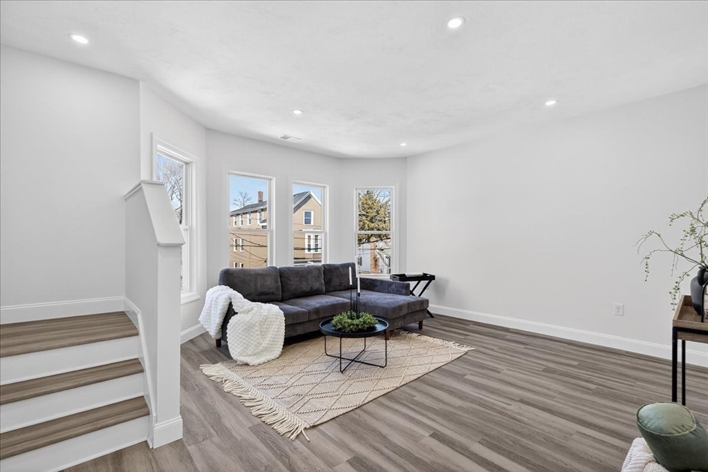 34 Winthrop St