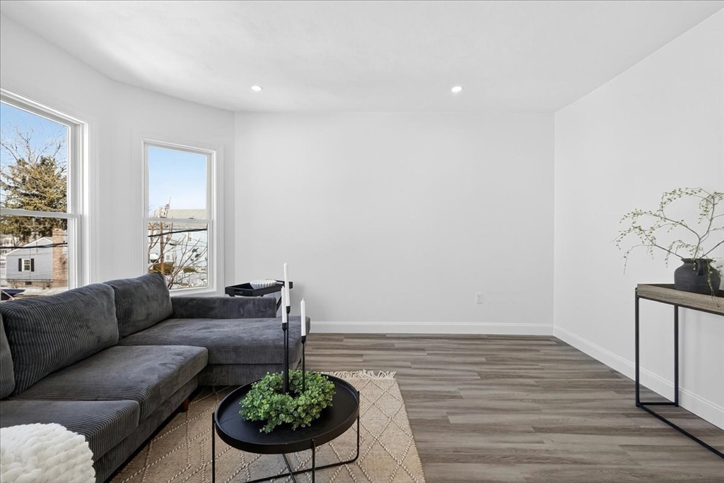 34 Winthrop St