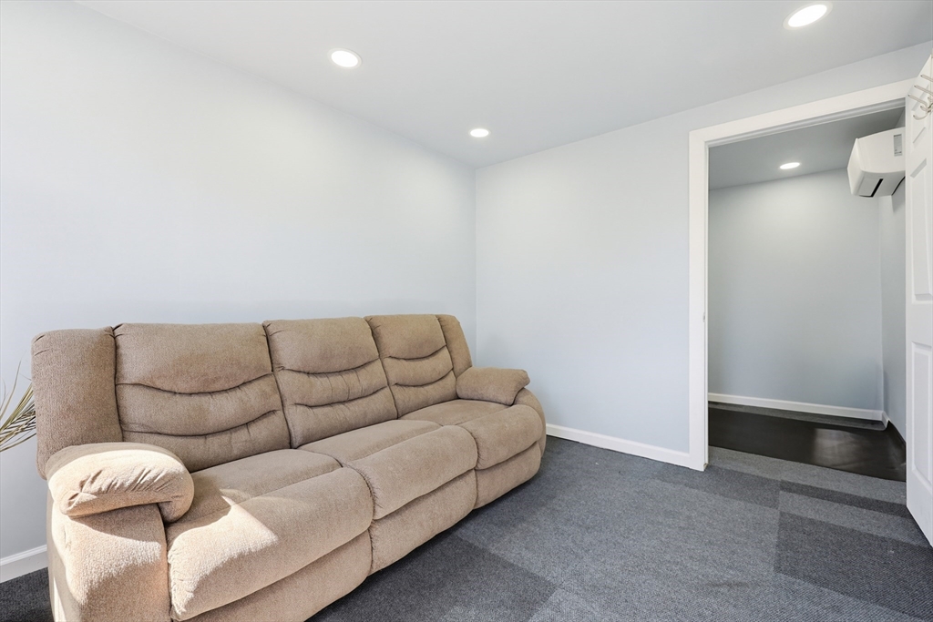 46 Bancroft