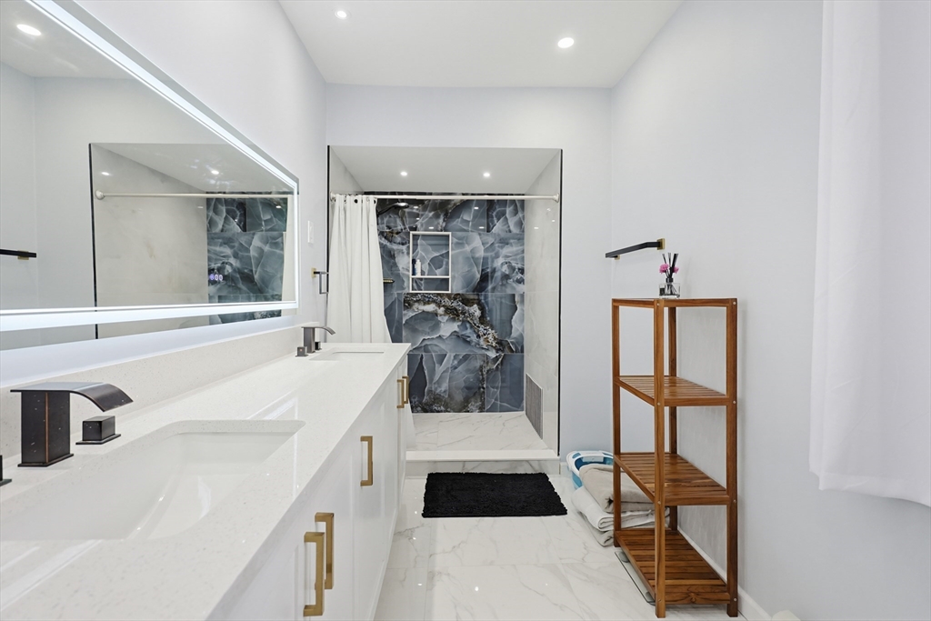 46 Bancroft