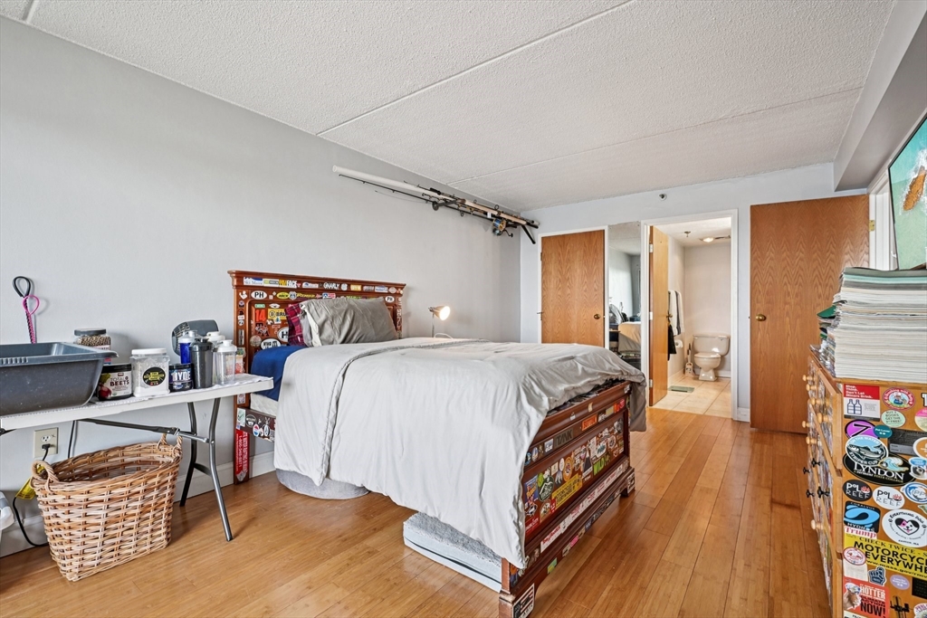 200 Cove Way # 1004