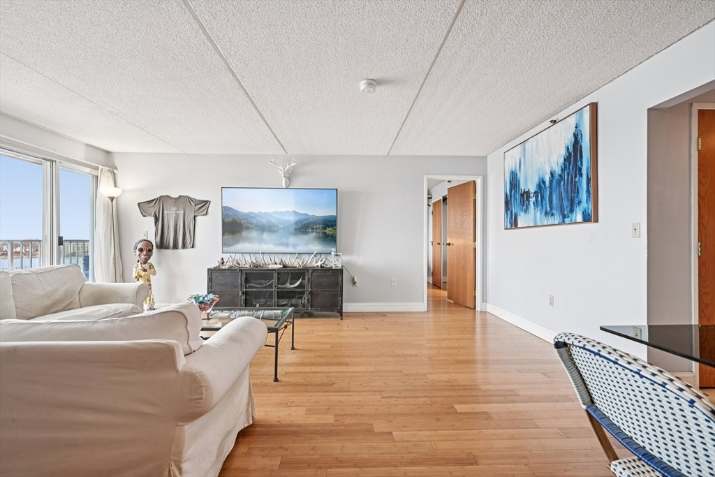 200 Cove Way # 1004