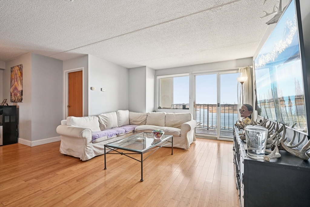 200 Cove Way # 1004
