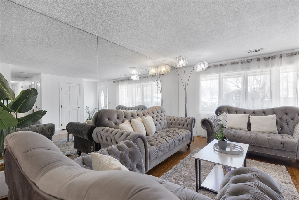 277 Southfield Dr