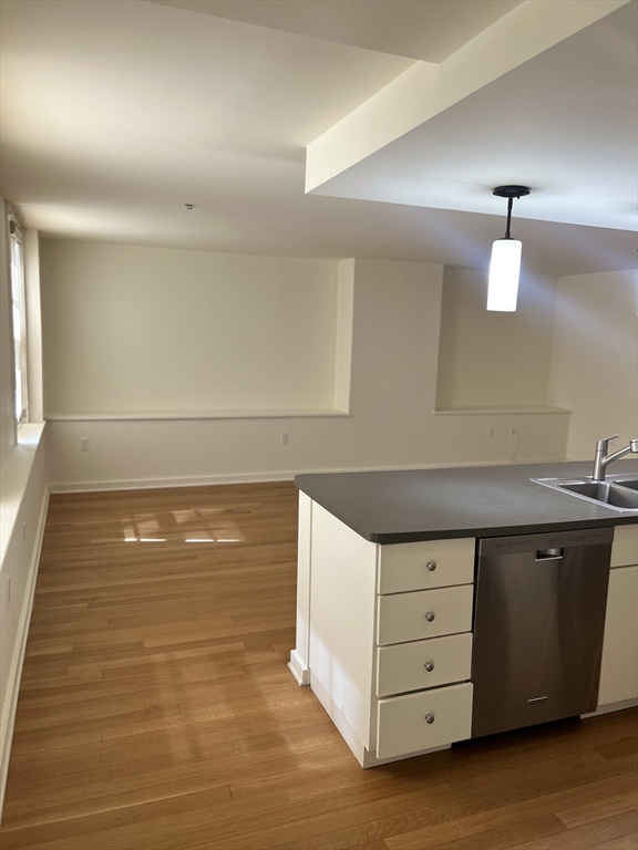 10 Linwood St # 1