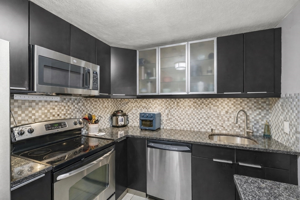 32 Whites Ave # E441