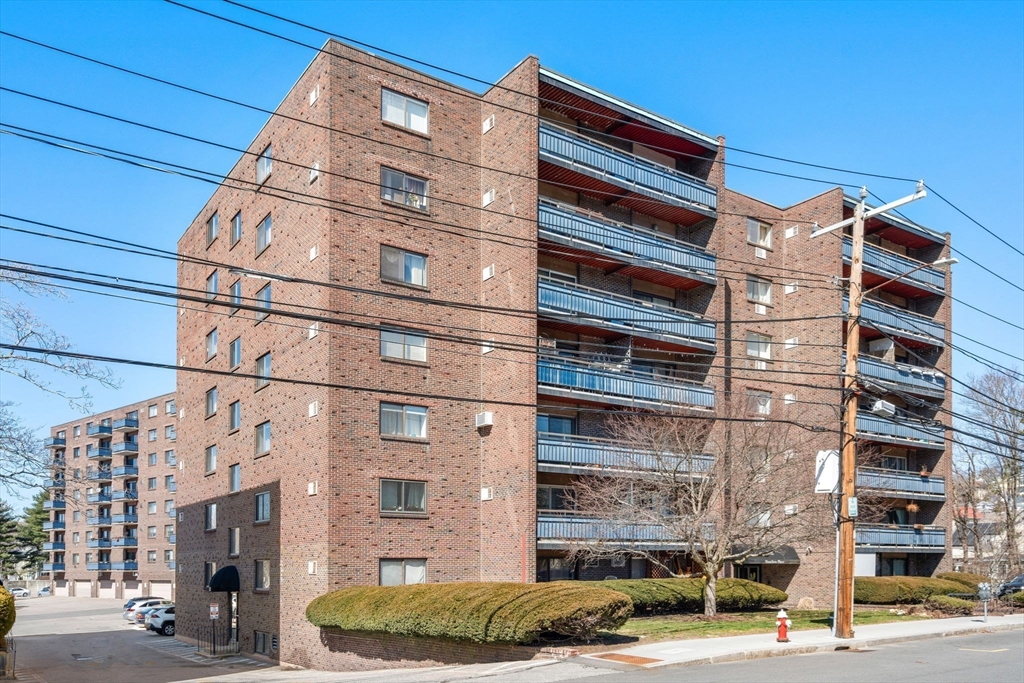 32 Whites Ave # E441