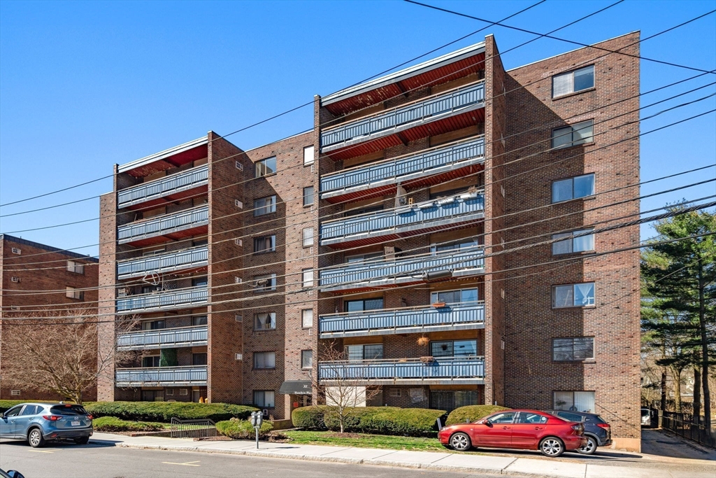 32 Whites Ave # E441