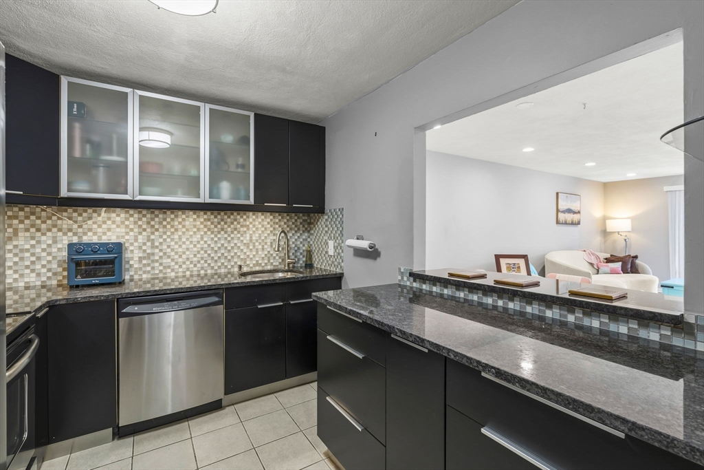 32 Whites Ave # E441
