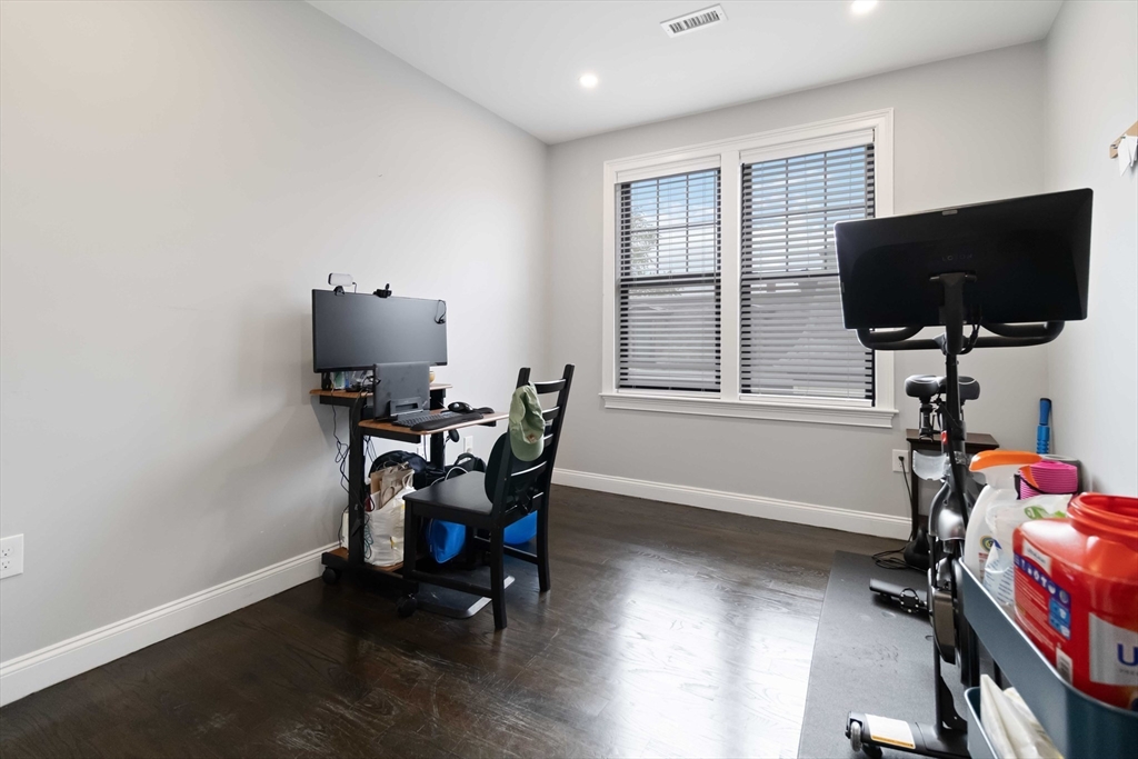 18 Albion St # 2