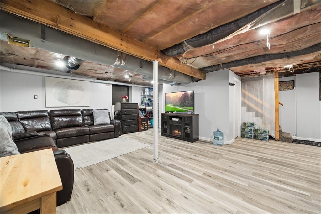 15 Hart St