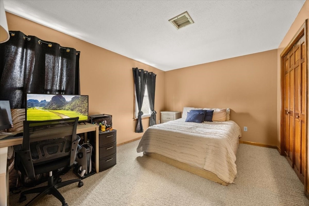 15 Hart St