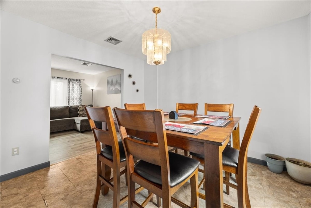 15 Hart St