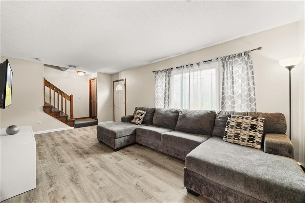 15 Hart St