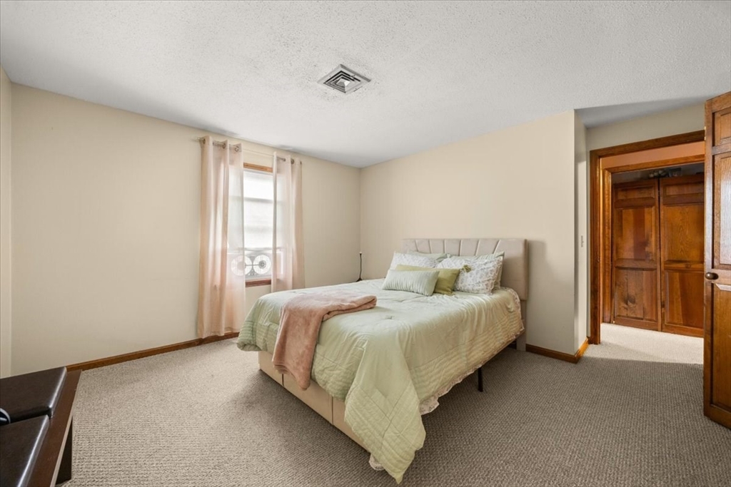 15 Hart St