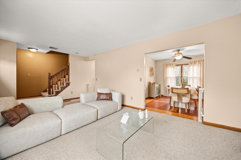 15 Hart St