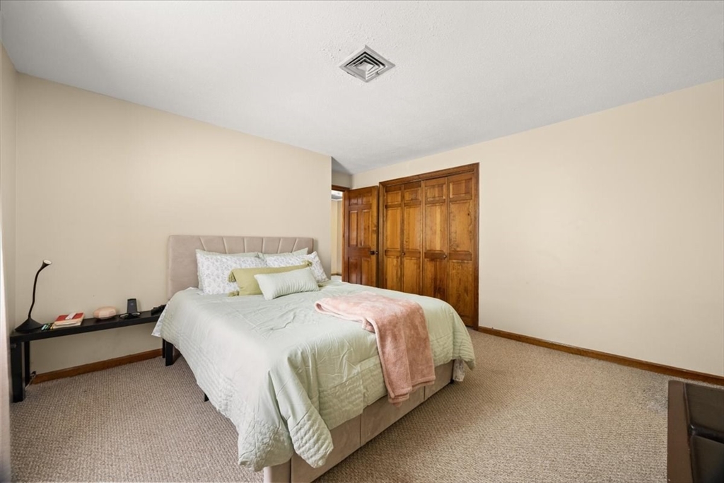 15 Hart St