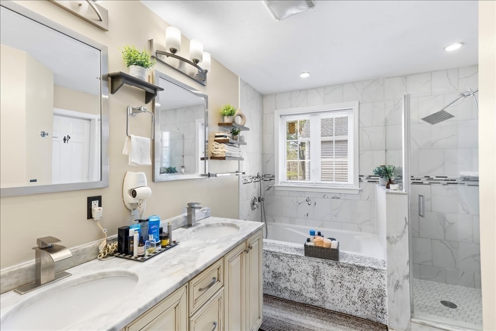 32 Byron Ave