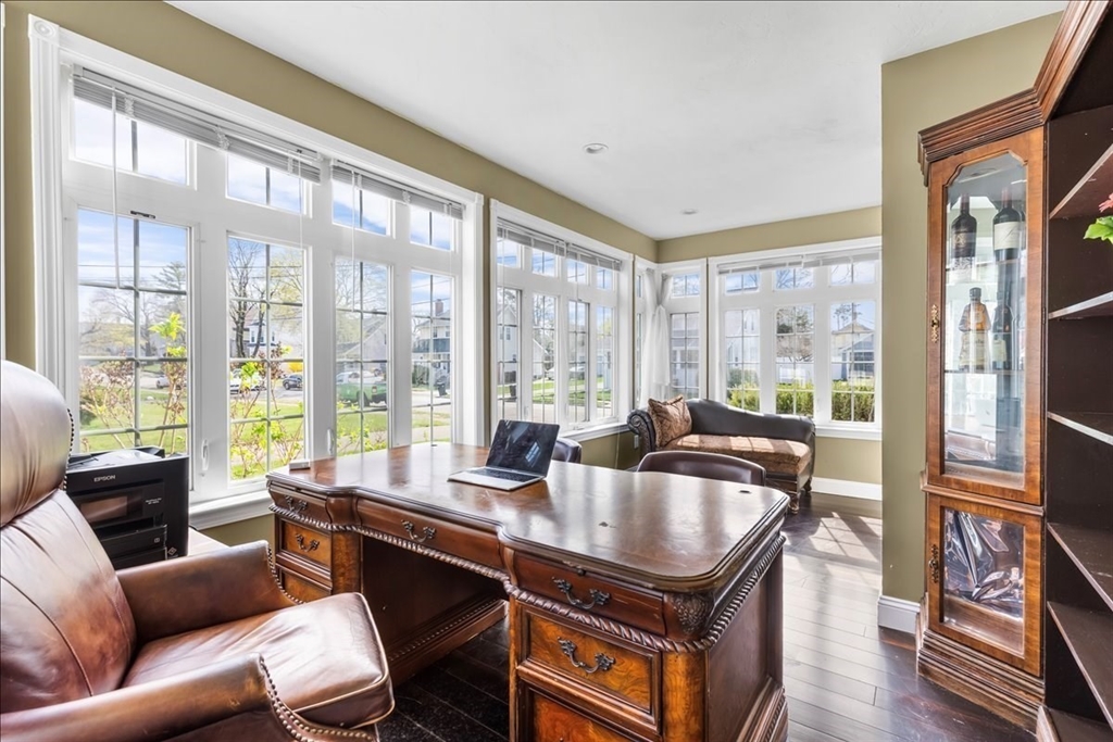 32 Byron Ave